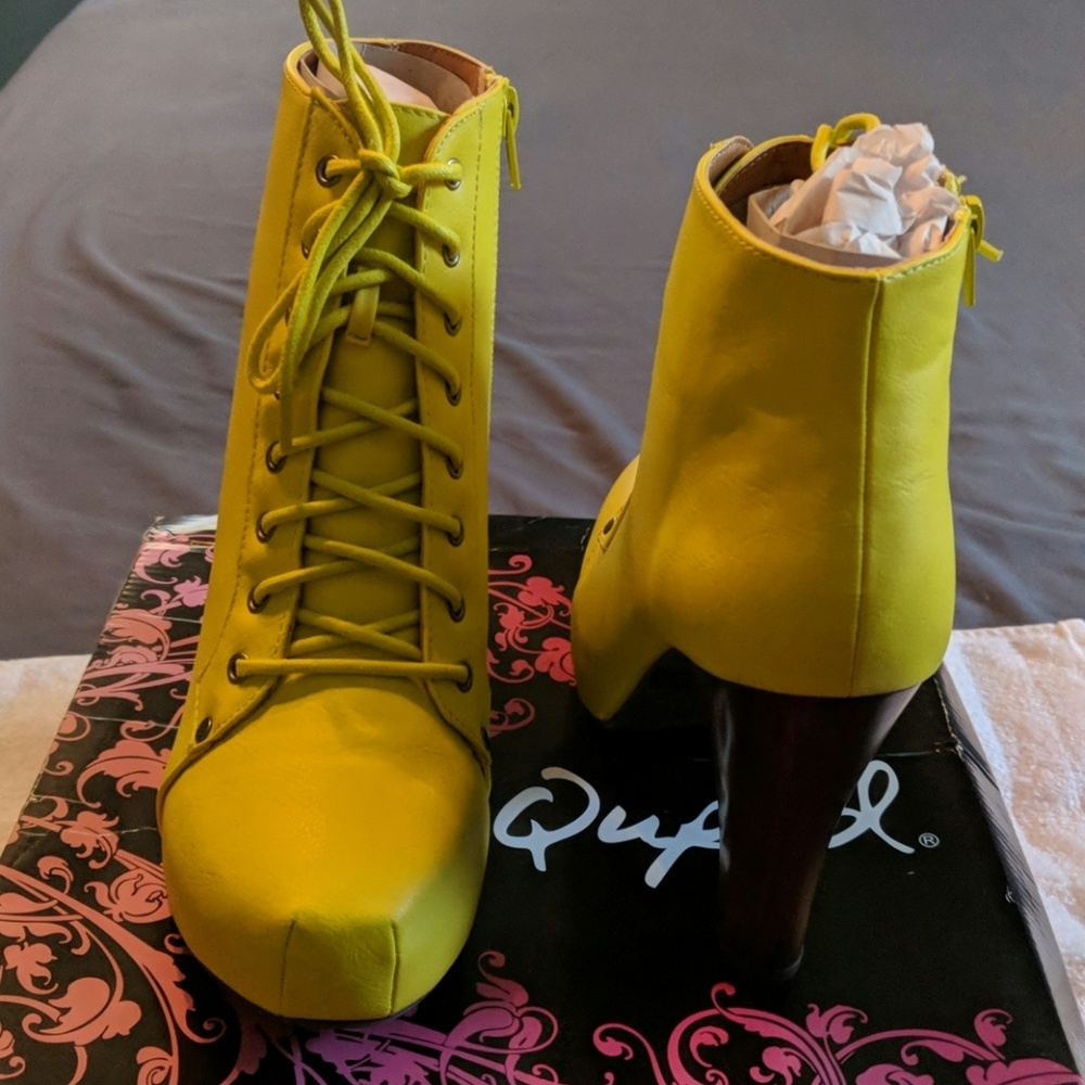 BNWT Booties